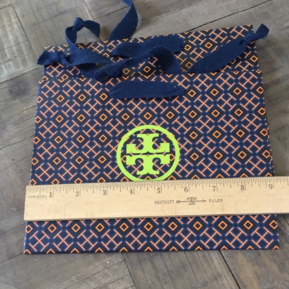 2 new Tory Burch shopping bags - Picture 3 of 4